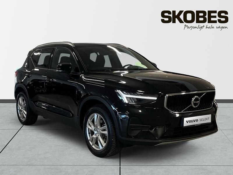 Begagnad Volvo XC40 Core 200 HK (147 kW) 2025 Svart SUV