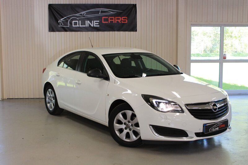 Vit Begagnad 2016 Opel Insignia Edition Halvkombi | 119 900 kr (Marknadspris) - Bild 1/4