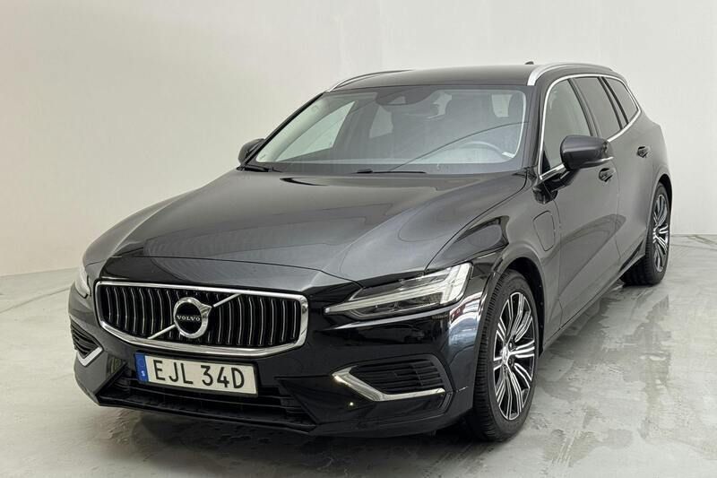 Svart Begagnad 2022 Volvo V60 Inscription Kombi | 275 900 kr (Bra pris) - Bild 1/4