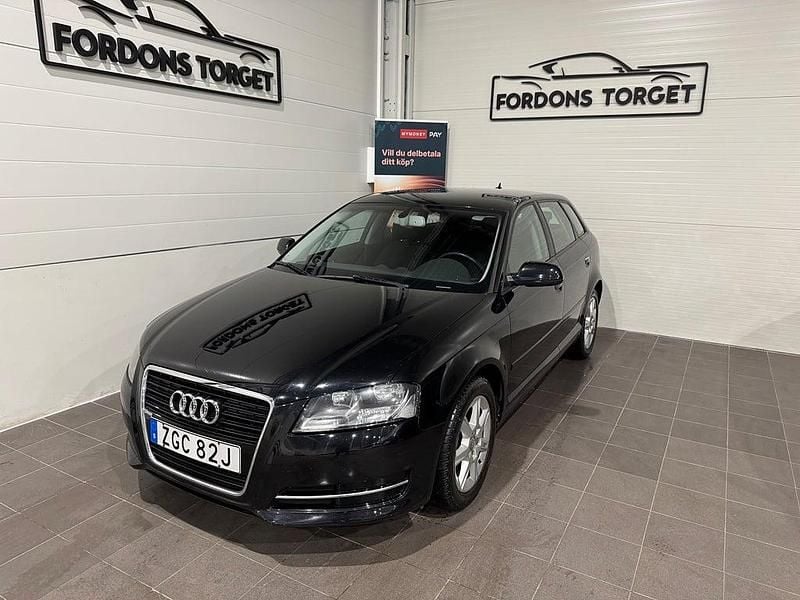Svart Begagnad 2012 Audi A3 Sportback Halvkombi | 64 900 kr (Marknadspris) - Bild 1/4