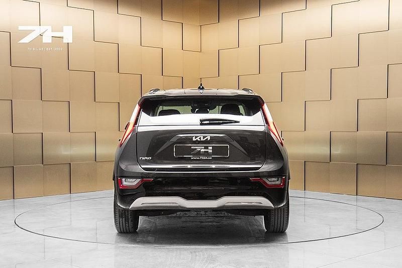 Begagnad Kia e-Niro 150 kW (204 HK) 2022 Grå SUV