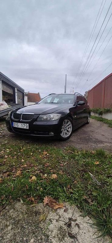 Begagnad 2006 BMW 325 Advantage Kombi | 45 000 kr (Marknadspris) - Bild 1/4