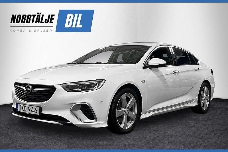Vit Begagnad 2018 Opel Insignia Halvkombi | 199 900 kr (Dyr) - Bild 1/3