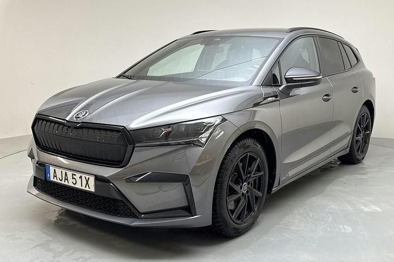 Begagnad Skoda Enyaq iV SportLine 194 kW (265 HK) 2023 Grå SUV