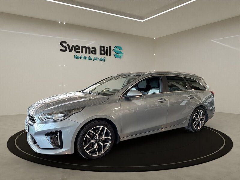 Silvergrå metallic Begagnad 2019 Kia Ceed Sportswagon GT-Line Kombi | 179 900 kr (Marknadspris) - Bild 1/4