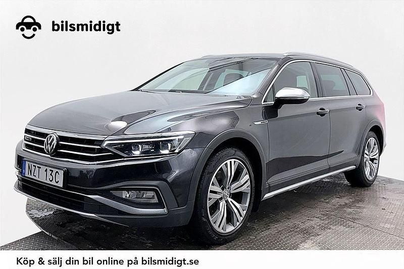 Mörkgrå Begagnad 2020 VW Passat Alltrack Kombi | 239 900 kr (Marknadspris) - Bild 1/3