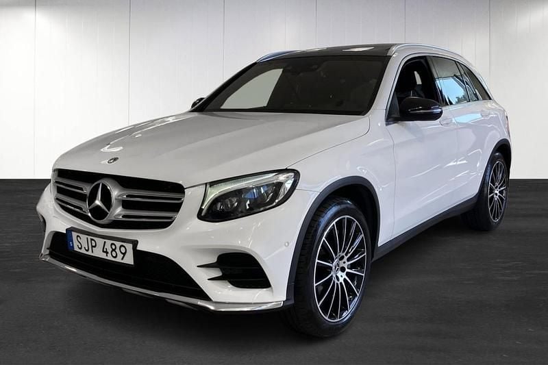 Vit (white) Begagnad 2018 Mercedes GLC220 AMG SUV | 289 900 kr (Marknadspris) - Bild 1/4