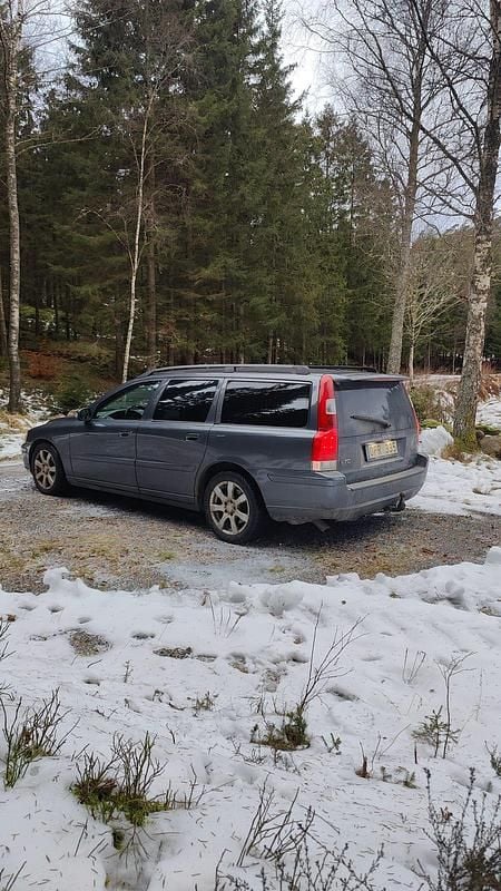 Begagnad 2007 Volvo V70 Kombi | 32 000 kr (Lite dyr) - Bild 1/4