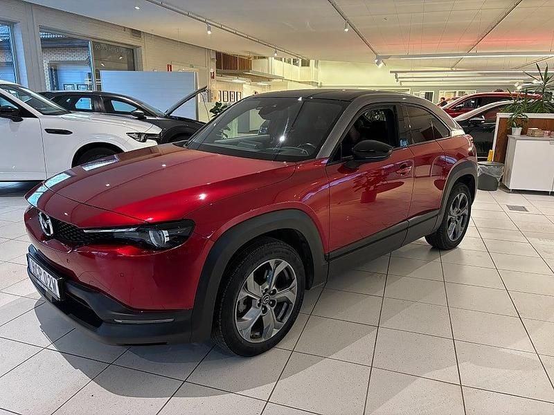 Soul red crystal metallic Begagnad 2020 Mazda MX30 Edition SUV | 159 500 kr (Lite dyr) - Bild 1/4