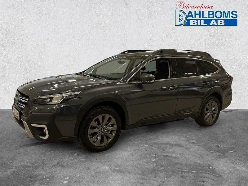 Grå Begagnad 2024 Subaru Outback Kombi | 444 900 kr (Marknadspris) - Bild 1/4