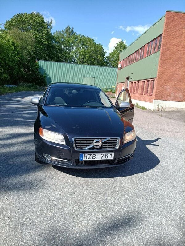 Blå Begagnad 2010 Volvo S80 Drive Kinetic Sedan | 55 000 kr (Marknadspris) - Bild 1/4