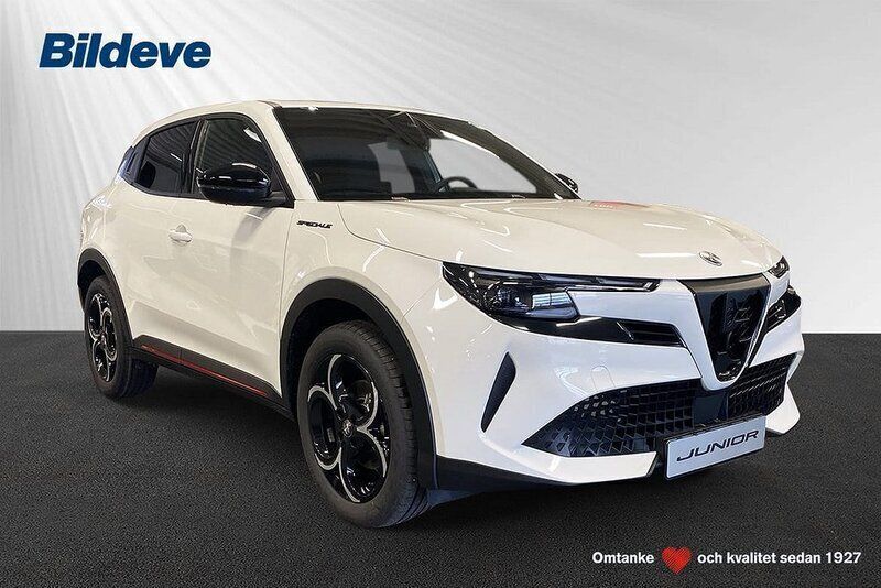 Vit Ny 2024 Alfa Romeo Junior Edizione Speciale SUV | 369 900 kr - Bild 1/4