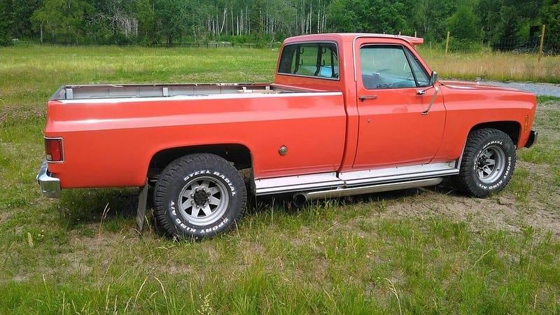 Röd Begagnad 1976 Chevrolet Silverado Pickup | 260 000 kr - Bild 1/4