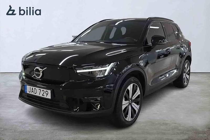 Svart Begagnad 2023 Volvo XC40 SUV | 404 000 kr - Bild 1/1