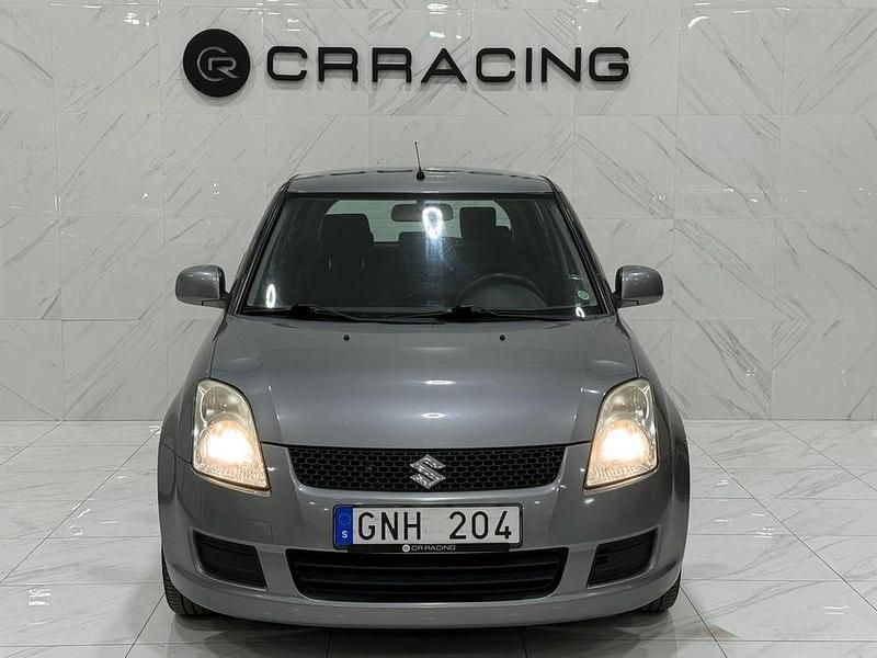 Begagnad Suzuki Swift 92 HK (67 kW) 2007 Silver Halvkombi