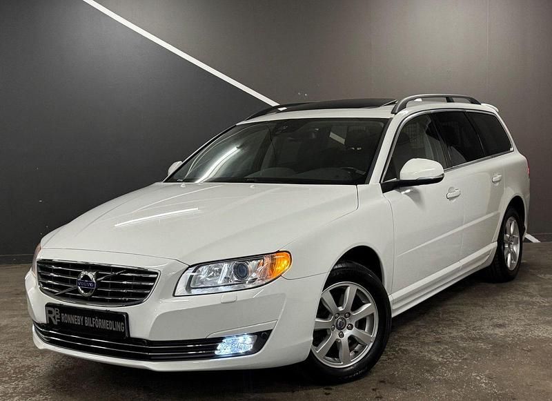 Vit Begagnad 2013 Volvo V70 Momentum Kombi | 129 900 kr (Lite dyr) - Bild 1/4