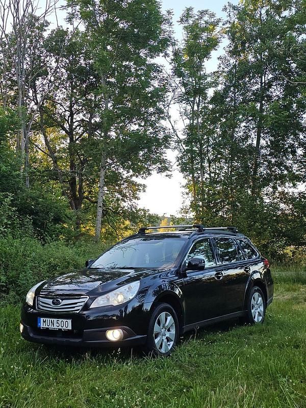 Begagnad 2012 Subaru Outback Kombi | 79 000 kr (Marknadspris) - Bild 1/4
