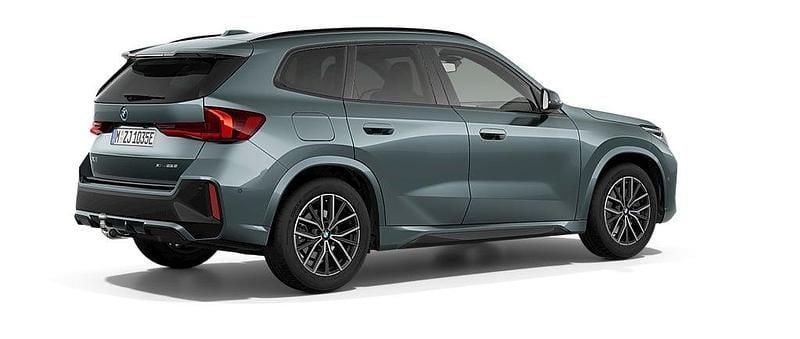 Ny BMW X1 Shadowline 2026 Grön SUV