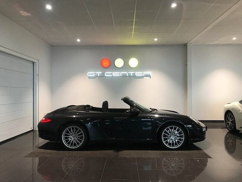Svart Begagnad 2008 Porsche 911 Carrera Cabriolet Cab | 739 900 kr - Bild 1/4