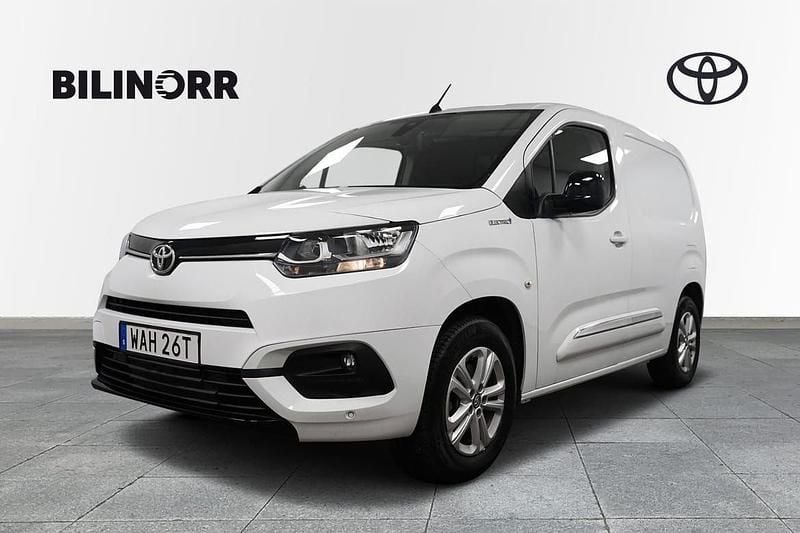 Vit Begagnad 2023 Toyota Proace City City Van | 299 900 kr - Bild 1/4