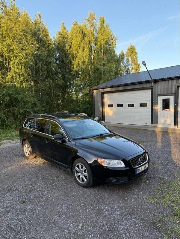 Svart Begagnad 2012 Volvo V70 Momentum Kombi | 54 999 kr (Marknadspris) - Bild 1/4