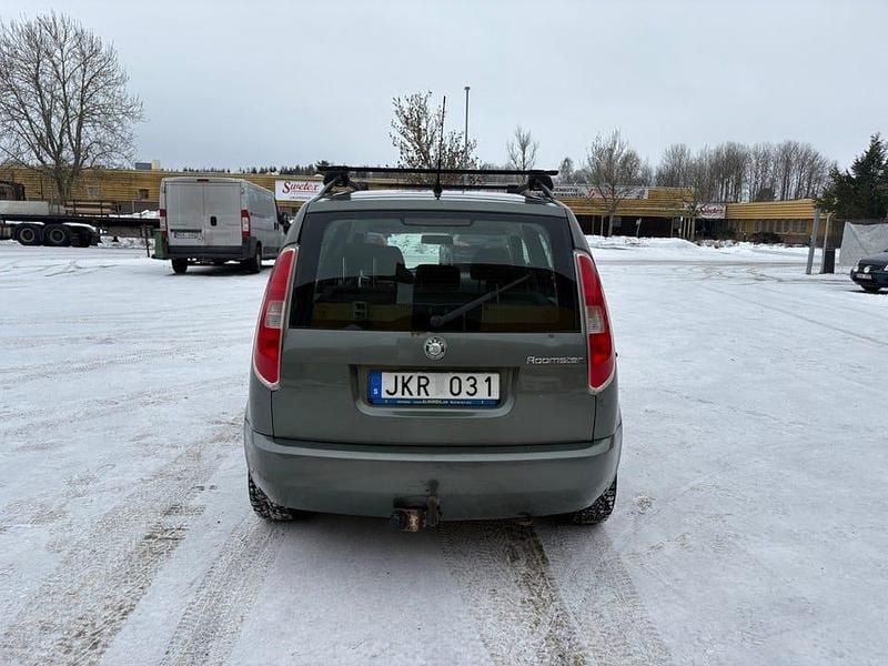 Begagnad Skoda Roomster 105 HK (77 kW) 2008 Grön Minibuss