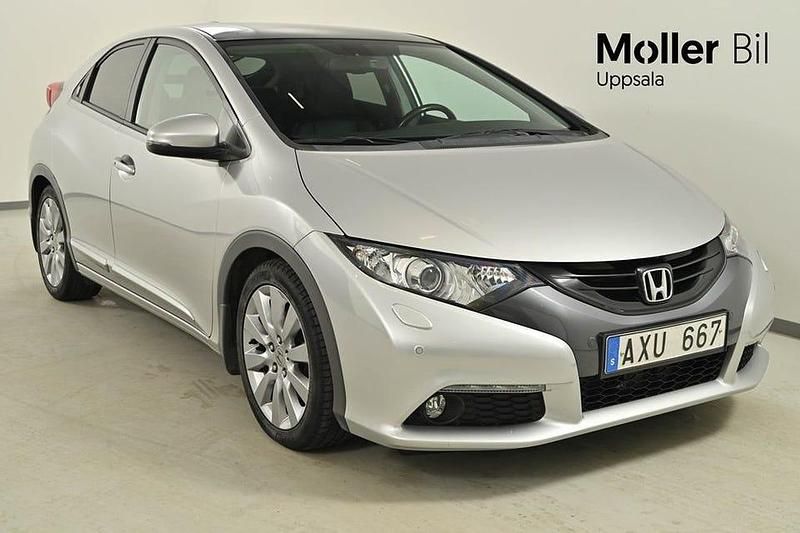 Silver Begagnad 2013 Honda Civic Executive Sedan | 134 900 kr (Marknadspris) - Bild 1/4