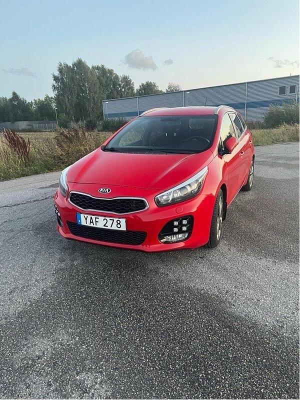 Röd Begagnad 2016 Kia Ceed Sportswagon GT-Line Kombi | 99 000 kr (Marknadspris) - Bild 1/4