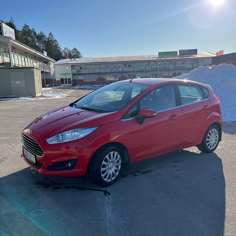 Begagnad Ford Fiesta 100 HK (73 kW) 2016