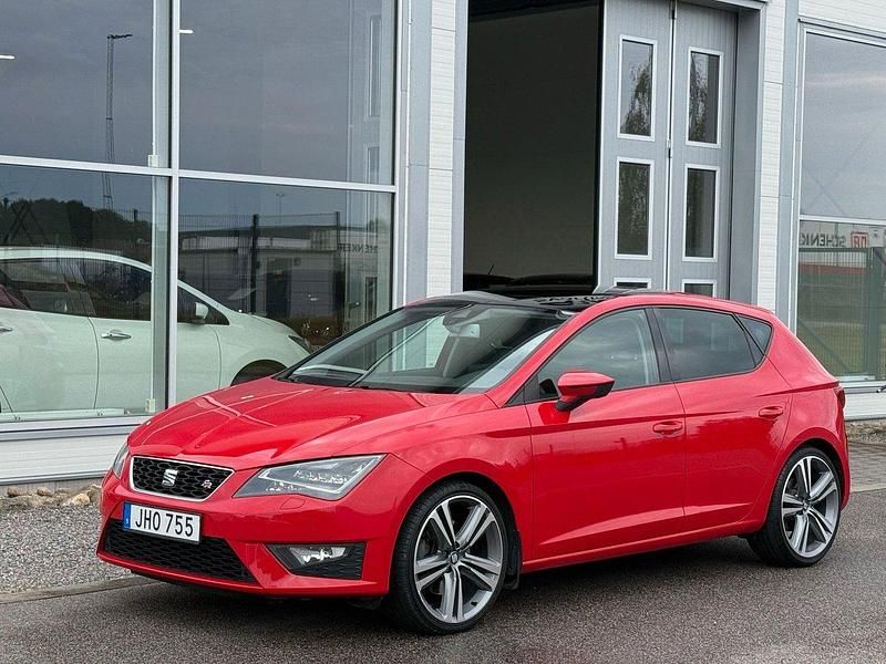 Röd Begagnad 2014 Seat Leon FR Halvkombi | 99 800 kr - Bild 1/4
