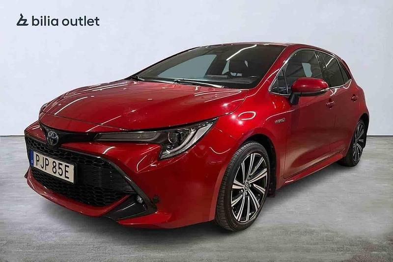 Röd Begagnad 2021 Toyota Corolla Hybrid Halvkombi | 219 900 kr - Bild 1/1