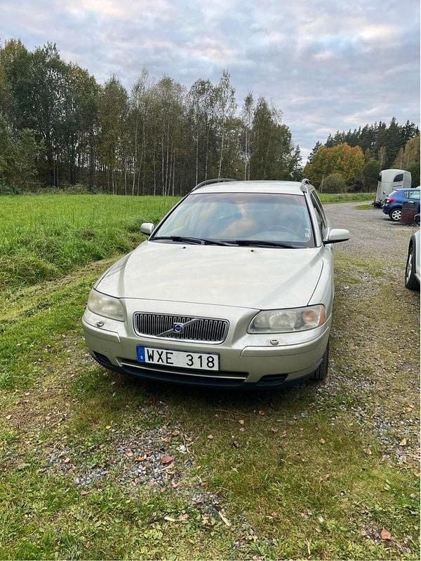 Brun Begagnad 2006 Volvo V70 Business Edition Kombi | 30 000 kr (Marknadspris) - Bild 1/4