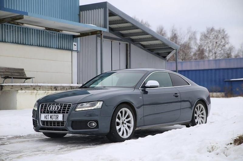 Grå Begagnad 2008 Audi S5 Sportkupé | 119 000 kr (Superpris) - Bild 1/4