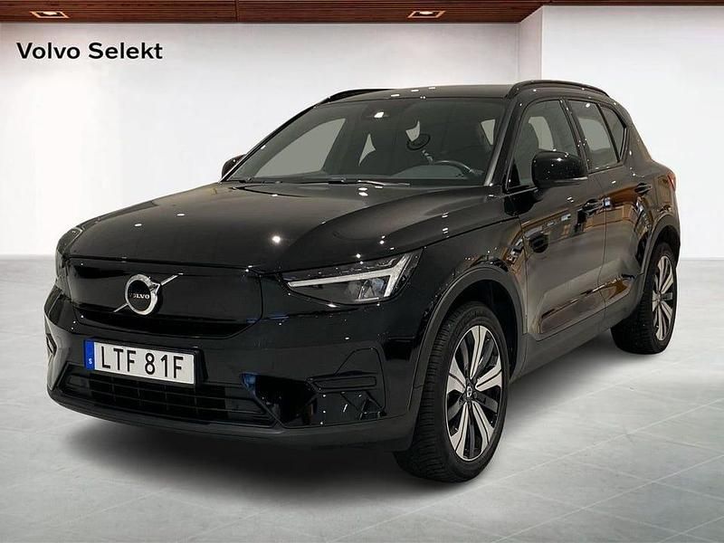 Svart Begagnad 2023 Volvo XC40 Core SUV | 305 000 kr (Bra pris) - Bild 1/4