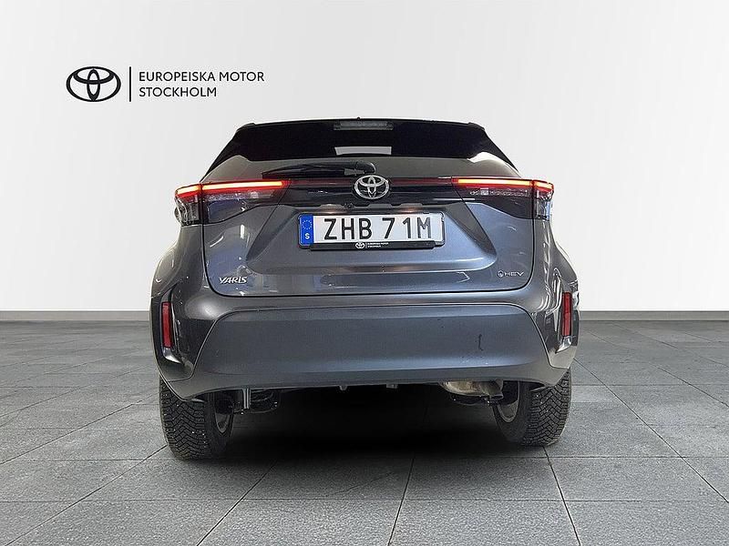 Begagnad Toyota Yaris Cross Active 92 HK (67 kW) 2025 Mörkgrå SUV
