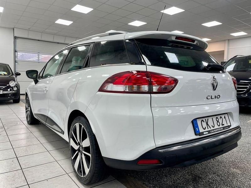 Begagnad Renault Clio IV 90 HK (66 kW) 2014 Vit Kombi