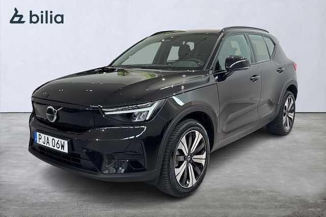 Svart Begagnad 2022 Volvo XC40 Core SUV | 339 000 kr - Bild 1/3