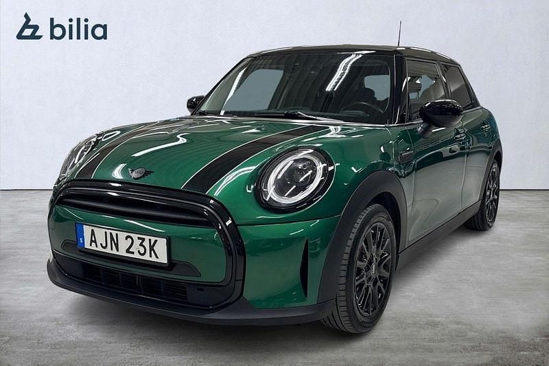 Grön Begagnad 2022 Mini Cooper Halvkombi | 239 900 kr (Marknadspris) - Bild 1/3