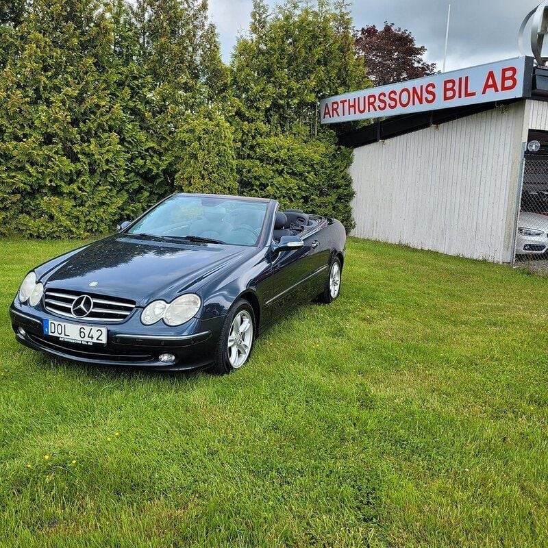 Svart Begagnad 2005 Mercedes CLK200 Avantgarde Cab | 98 000 kr (Bra pris) - Bild 1/4
