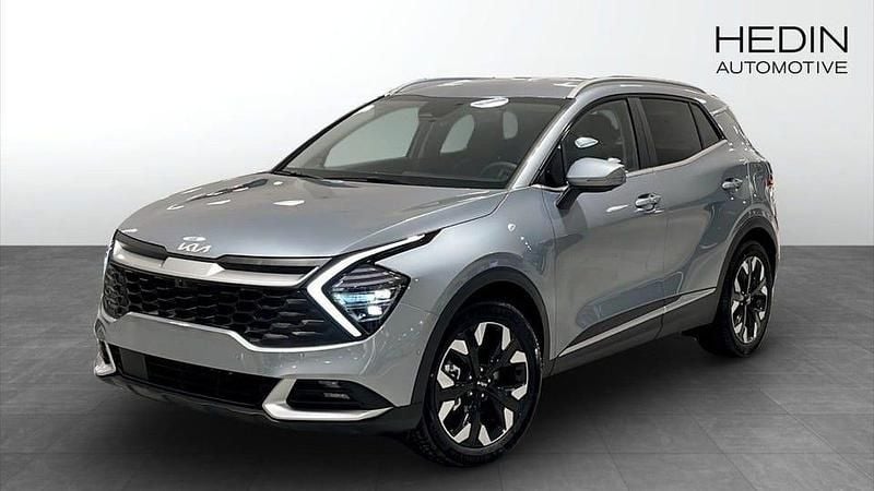 Grå Ny 2025 Kia Sportage Advance SUV | 444 475 kr (Marknadspris) - Bild 1/4