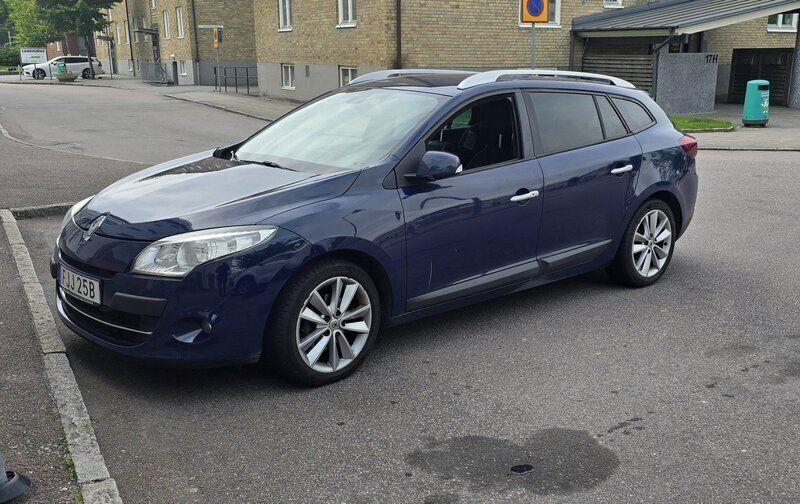 Blå Begagnad 2012 Renault Mégane GrandTour Kombi | 27 500 kr (Marknadspris) - Bild 1/4