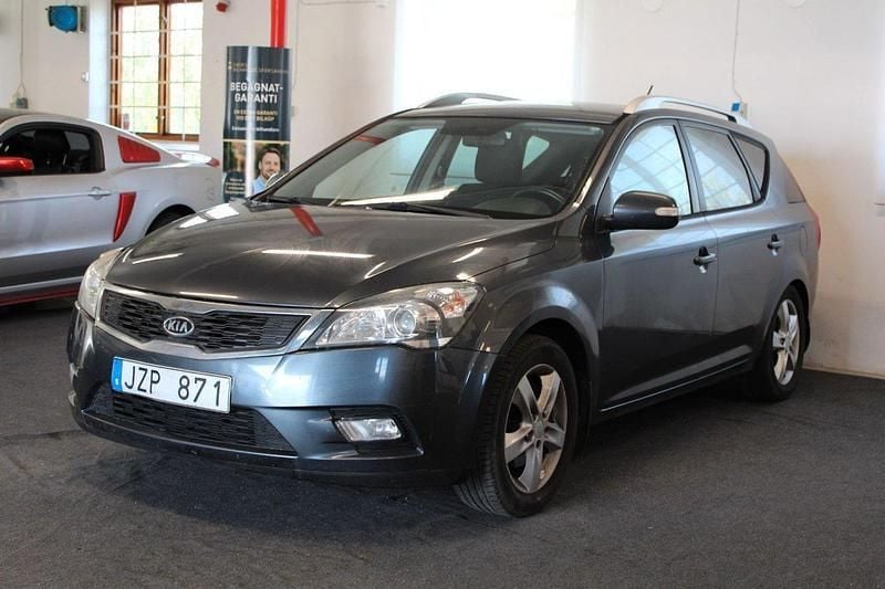 Grå Begagnad 2009 Kia Ceed EX Kombi | 29 900 kr (Bra pris) - Bild 1/4