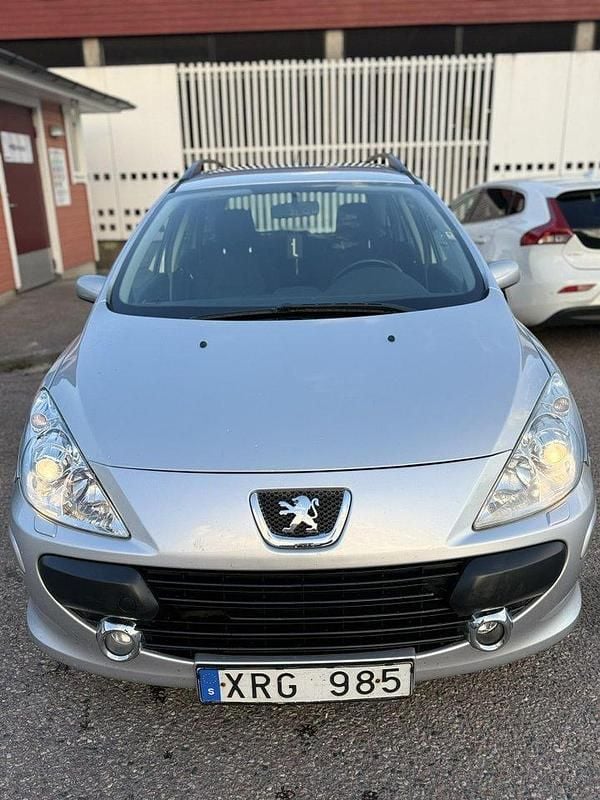 Grå Begagnad 2006 Peugeot 307 Kombi | 17 000 kr (Bra pris) - Bild 1/4