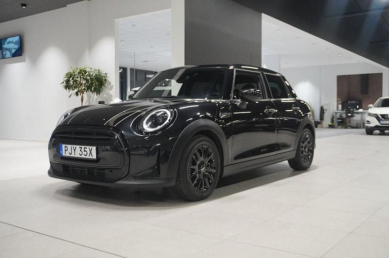 Svart Begagnad 2022 Mini Cooper Halvkombi | 259 800 kr (Lite dyr) - Bild 1/4