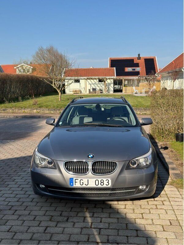 Grå Begagnad 2007 BMW 523 Kombi | 75 000 kr - Bild 1/4
