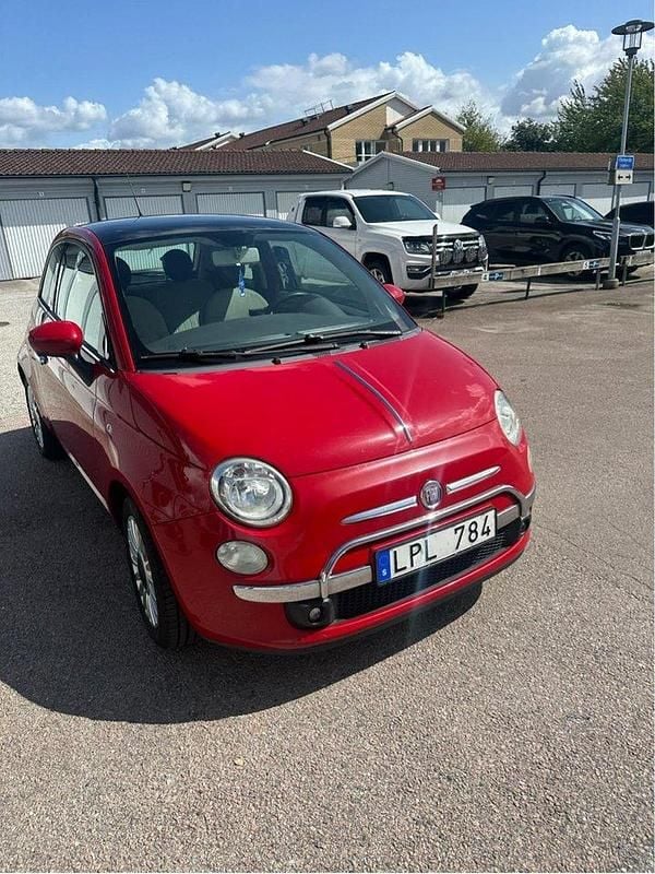 Röd Begagnad 2011 Fiat 500 Lounge Halvkombi | 46 000 kr (Superpris) - Bild 1/4
