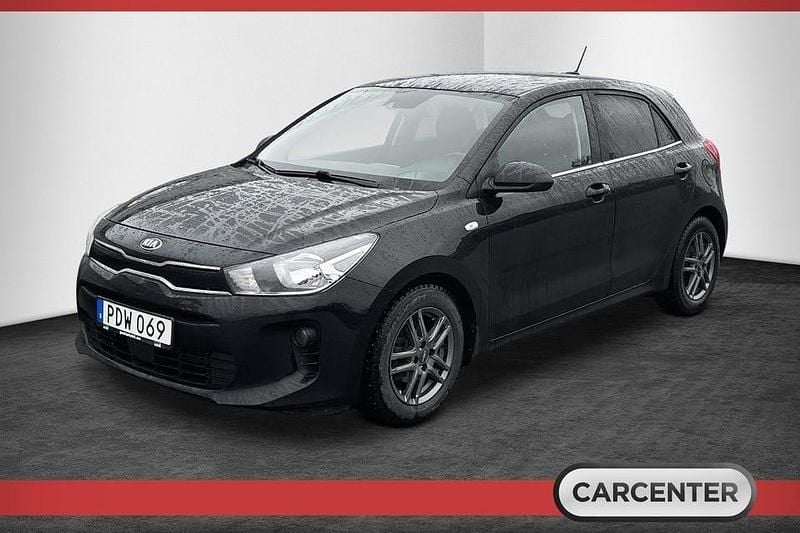 Svart Begagnad 2016 Kia Rio Halvkombi | 79 500 kr (Bra pris) - Bild 1/4