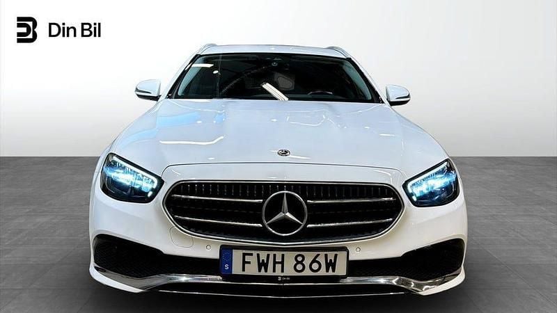 Begagnad Mercedes E300 Avantgarde 194 HK (142 kW) 2021 Vit