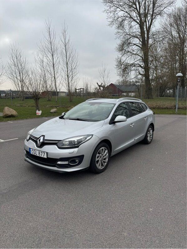 Silver Begagnad 2015 Renault Mégane GrandTour Kombi | 52 000 kr (Marknadspris) - Bild 1/4