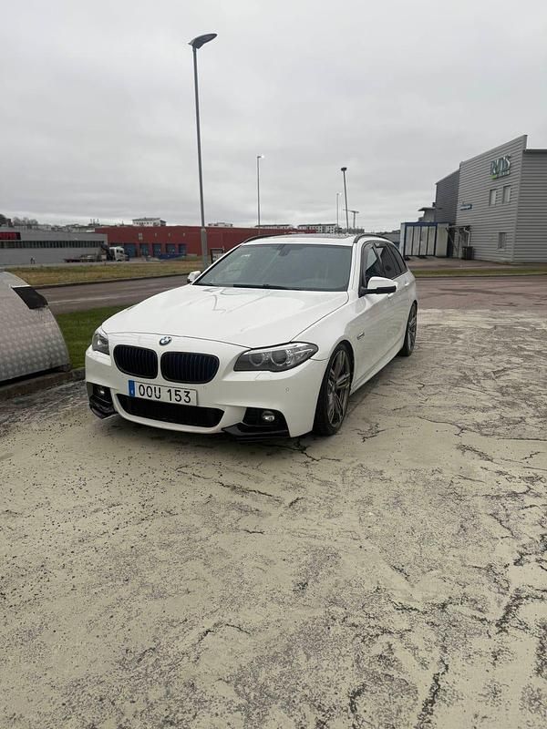 Begagnad 2014 BMW 520 M Sport Kombi | 149 000 kr (Lite dyr) - Bild 1/4